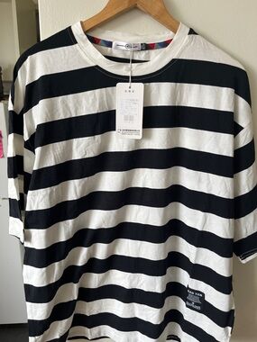 BAO YAN Black & White Bold Striped Tee
